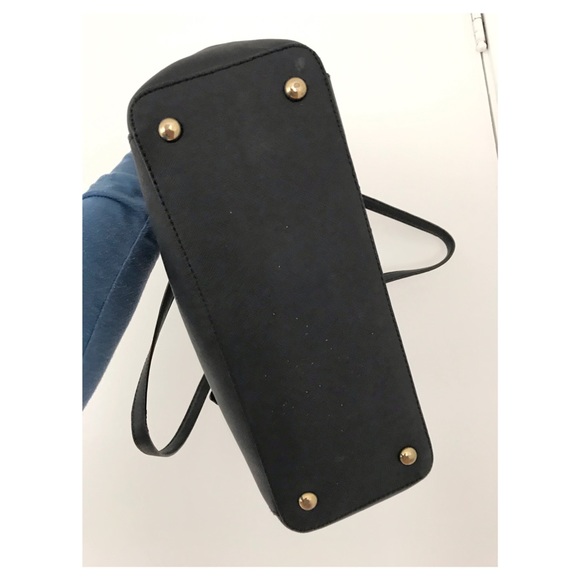 [Michael Kors] Black Leather Tote Shoulder Bag - Picture 5 of 8